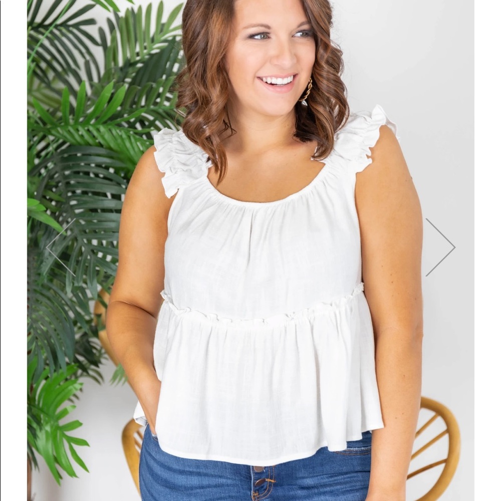Brand New -sailboat dreams ruffle strap ivory tank